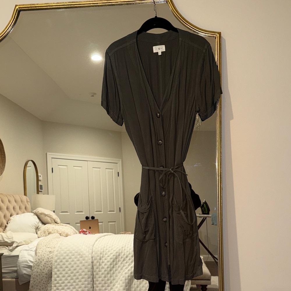 Lou & Grey Green Button-Down Dress